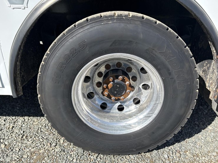 2017-peterbilt-337-image-116