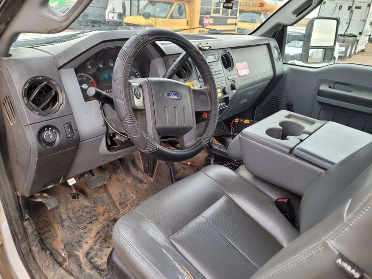 2012-ford-f550-image-9