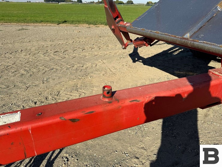 morris-pro-ag-hd4sr-bale-stacker-image-12