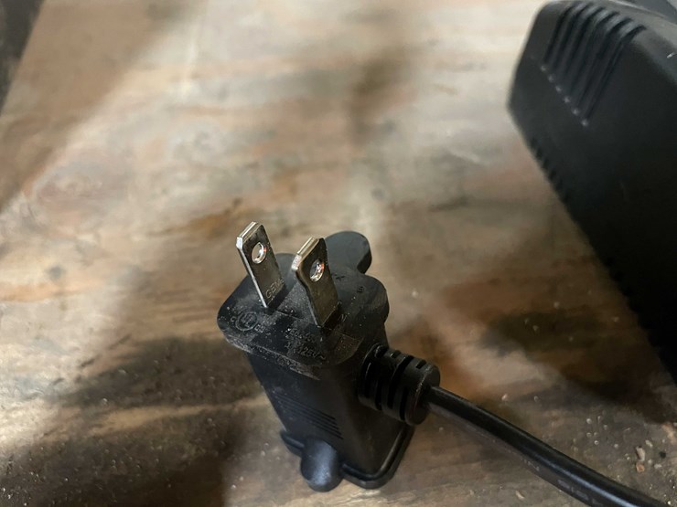 #8541-•-snap-on-3/8"-power-ratchet-wrench-with-batteries-and-charger-(pr12)-image-10