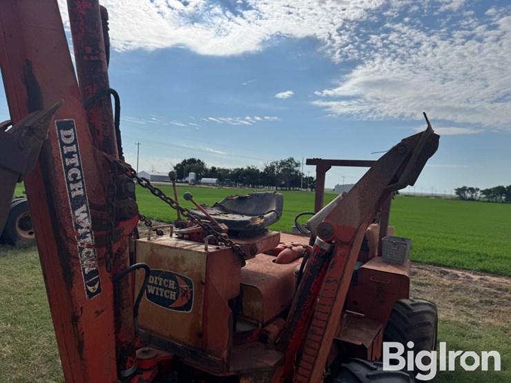 ditch-witch-r40-image-13