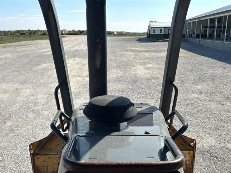 2015-deere-450j-lt-image-16