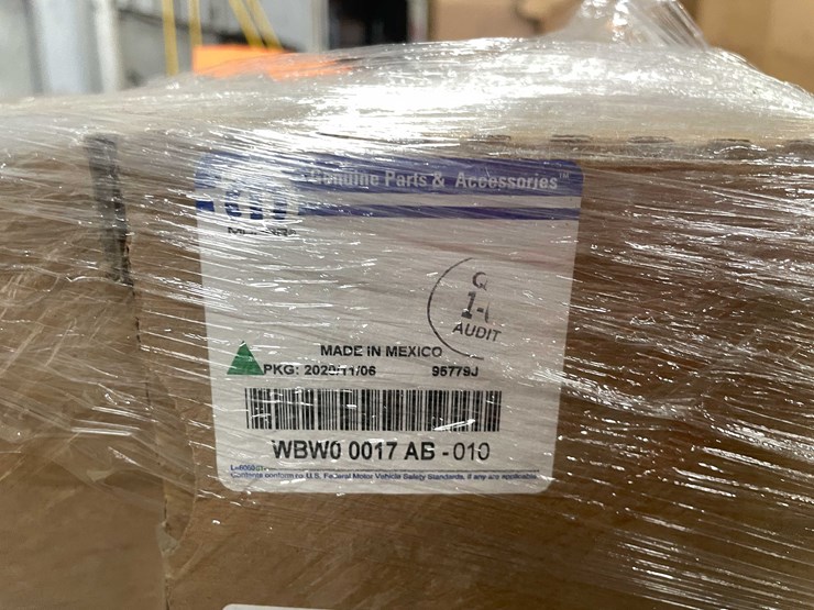 #8617-•-pallet-of-new-wiper-blades-(f)-image-5