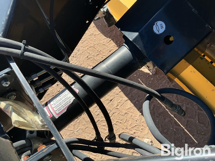 2013-new-holland-340-image-14