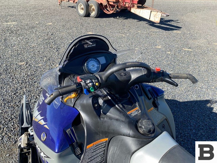 2005-polaris-rocky-mountain-king-snowmobile-image-12