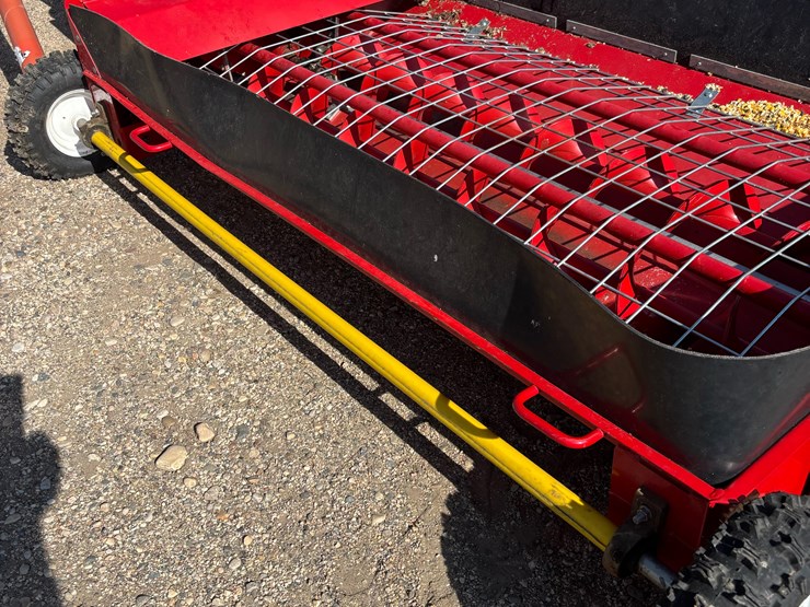 hopperwalker-sweep-auger-image-13