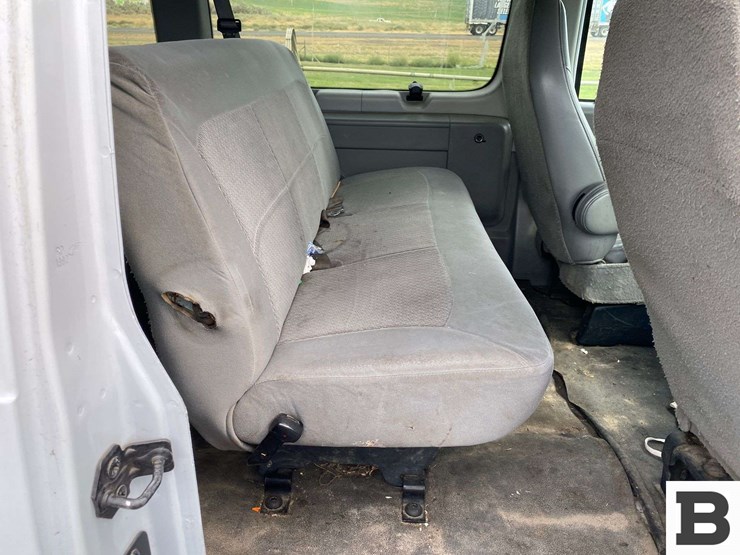 2004-ford-e150-image-15