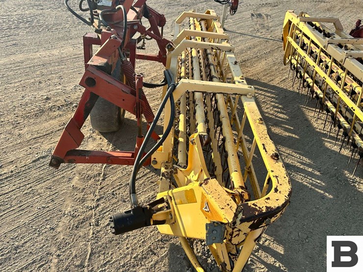 new-holland-216-image-20