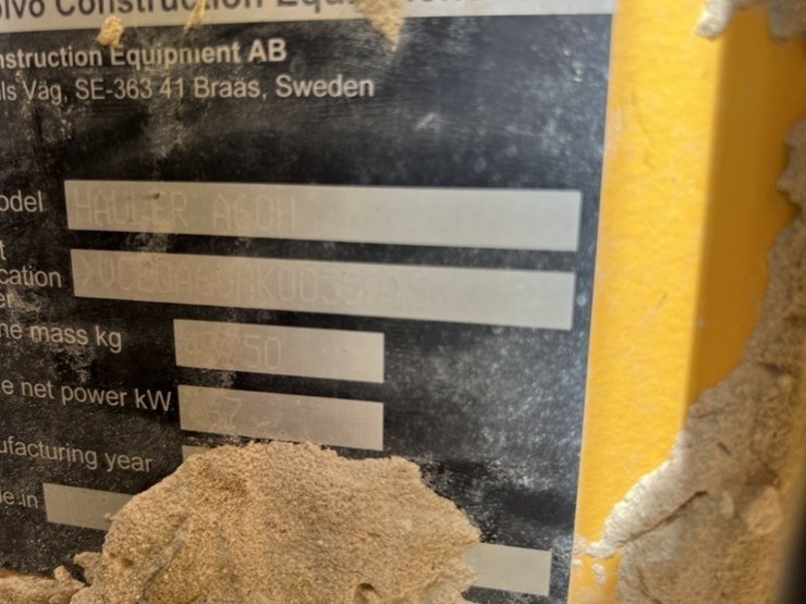 2021-volvo-a60h-image-37