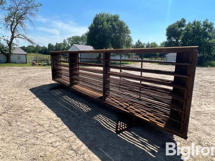 24'-freestanding-livestock-panels-w/gate-image-5