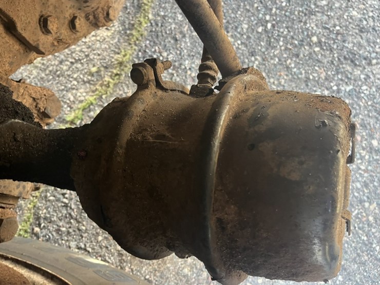 2011-international-7600-image-96