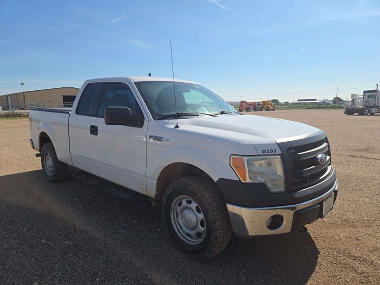 2013-ford-f150-xl-image-2