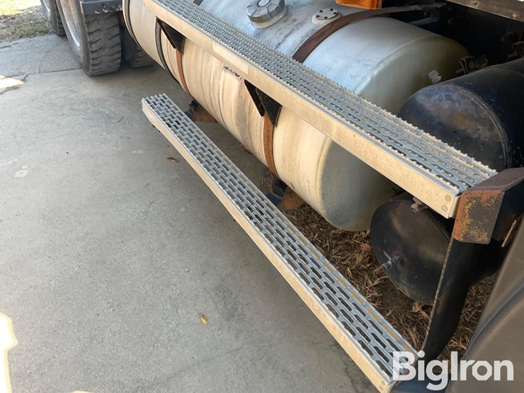 1993-mack-ch613-image-13