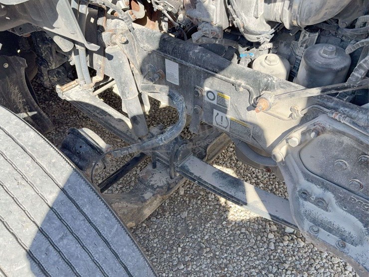 2017-peterbilt-579-image-46