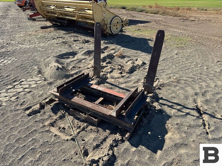 pallet-fork-attachment-image-1