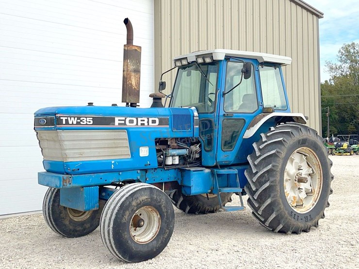 ford-tractor-image-2