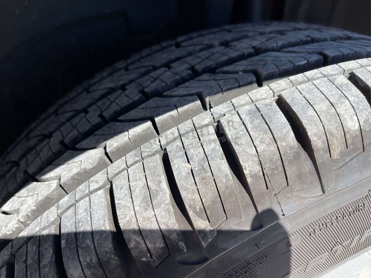 2013-ford-explorer-image-70