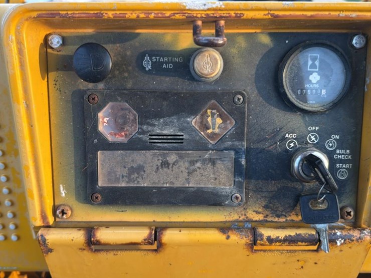 1990-deere-455g-image-38