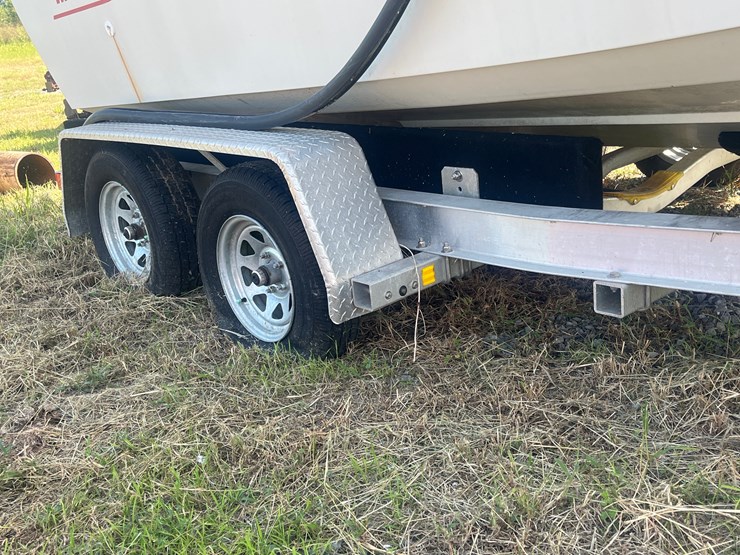 #142-•-boston-whaler-25ft-center-console-boat-with-yamaha-vx-250-engine-image-6