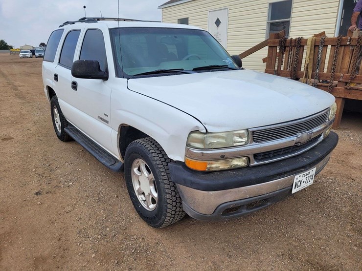 2003-chevrolet-tahoe-ls-image-2