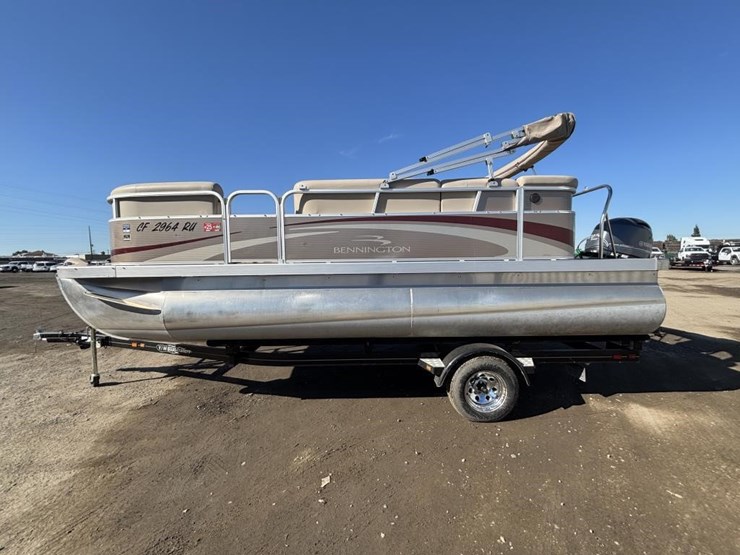 2011-unknown-trailer-image-5