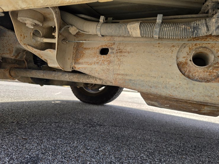 2017-gmc-sierra-3500-image-86