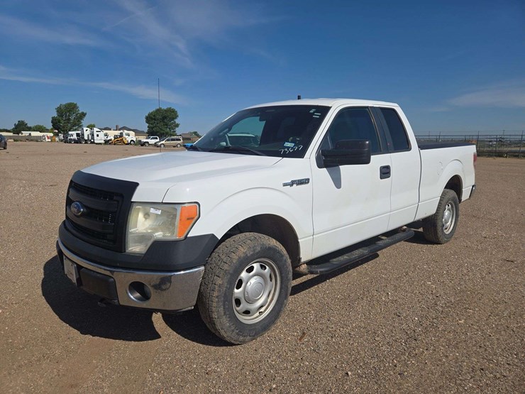 2013-ford-f150-xl-image-1