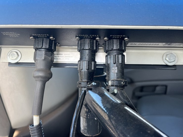 2011-international-7600-image-121