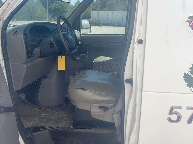 1998-ford-e150-image-27