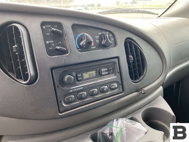 2004-ford-e150-image-20