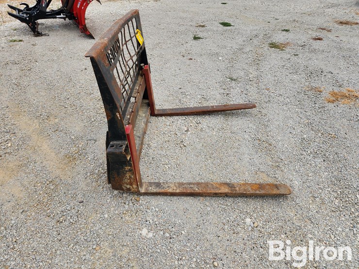 berlon-42"-pallet-forks-image-4