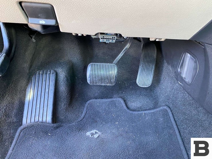 2013-ford-explorer-image-23