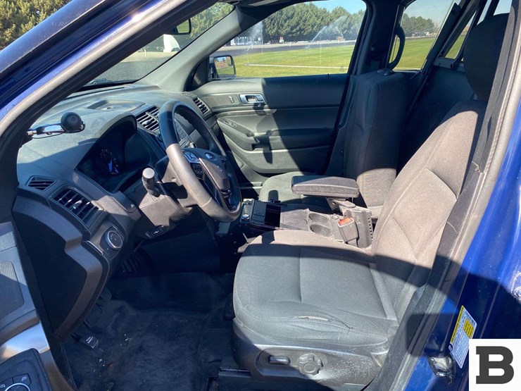 2018-ford-explorer-image-19