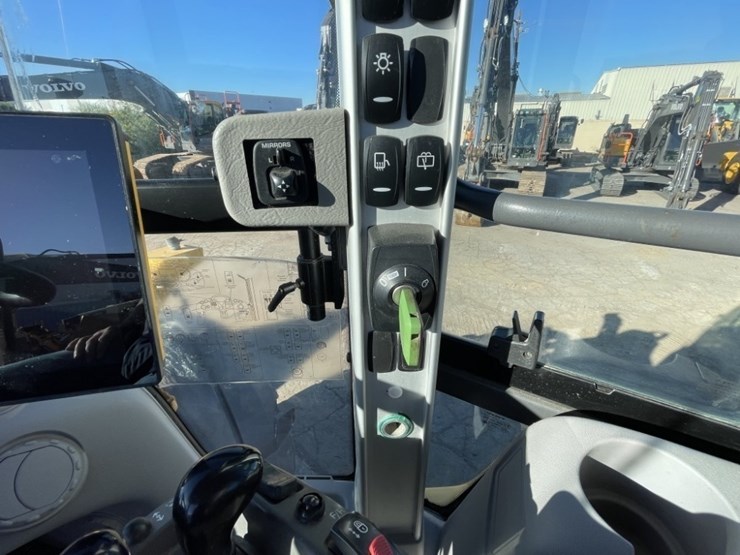 2020-volvo-l70h-image-27