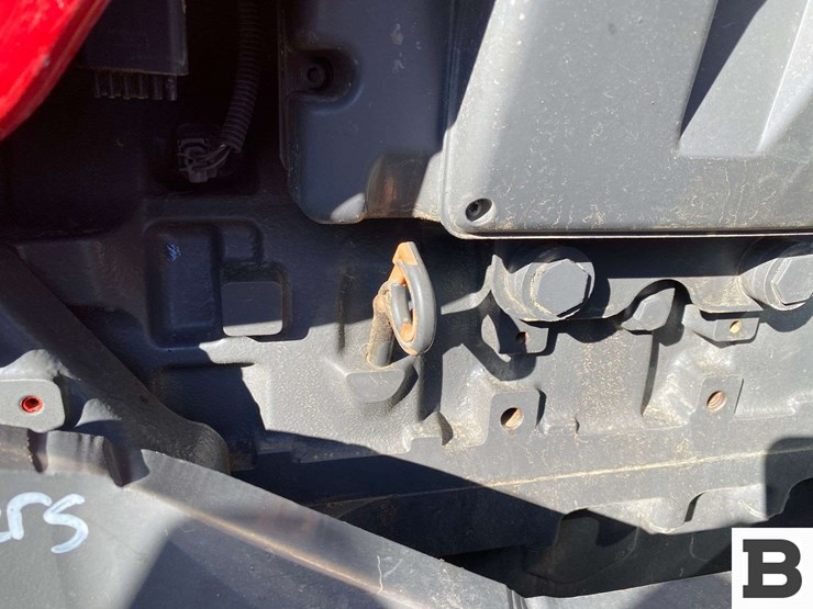 2012-massey-ferguson-5475-image-29