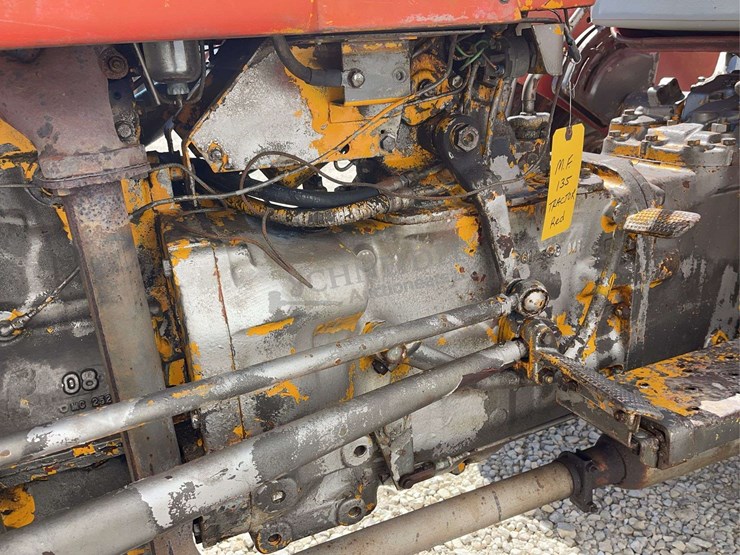 massey-ferguson-135-image-14