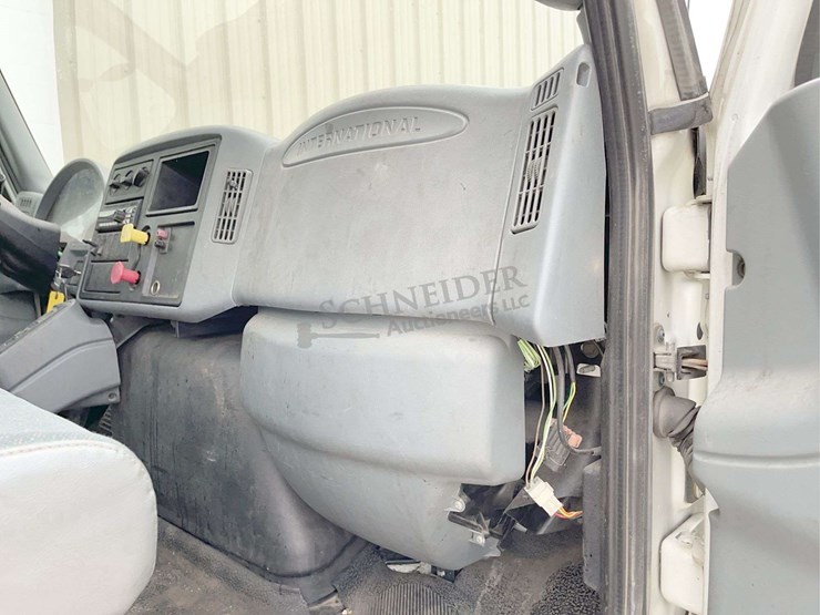 2007-international-durastar-4400-image-61