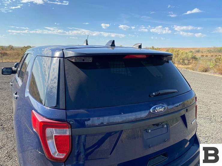 2017-ford-explorer-image-14