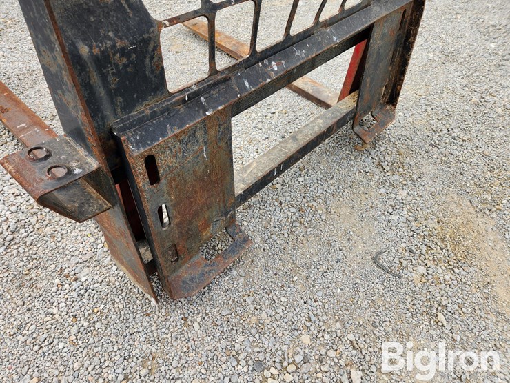 berlon-42"-pallet-forks-image-10