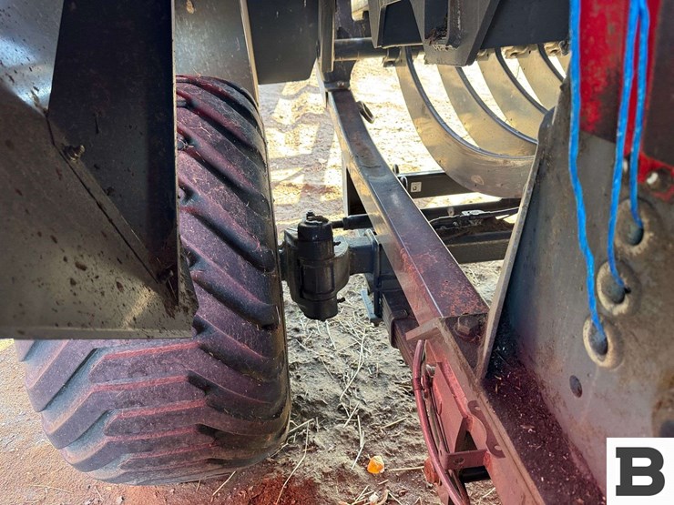 2012-massey-ferguson-2190-image-48