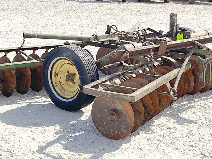 john-deere-10-image-1