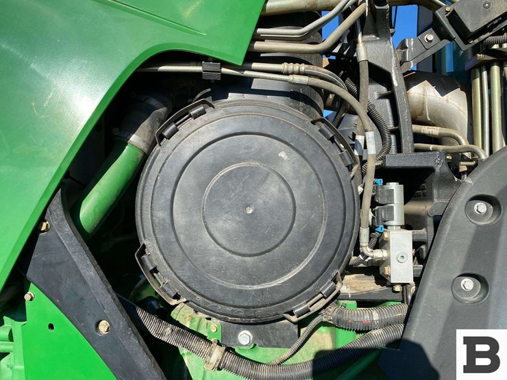 2011-john-deere-8285-tractor-image-51