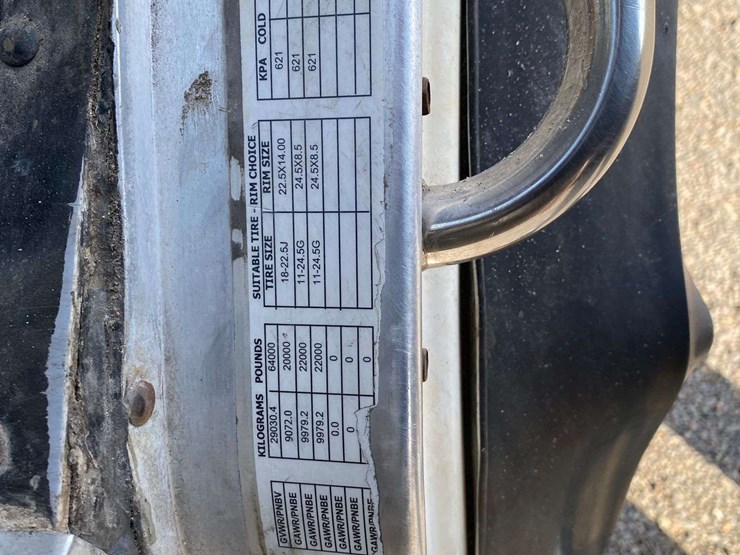 2006-peterbilt-320-image-43