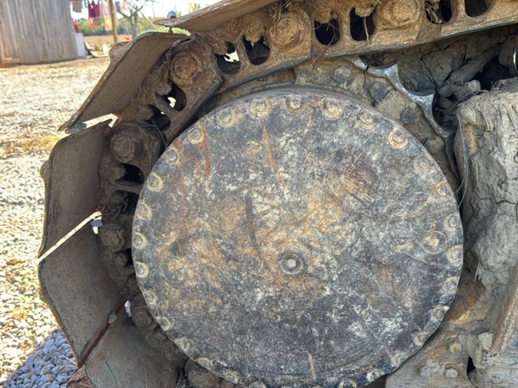 2008-deere-750j-xlt-image-17