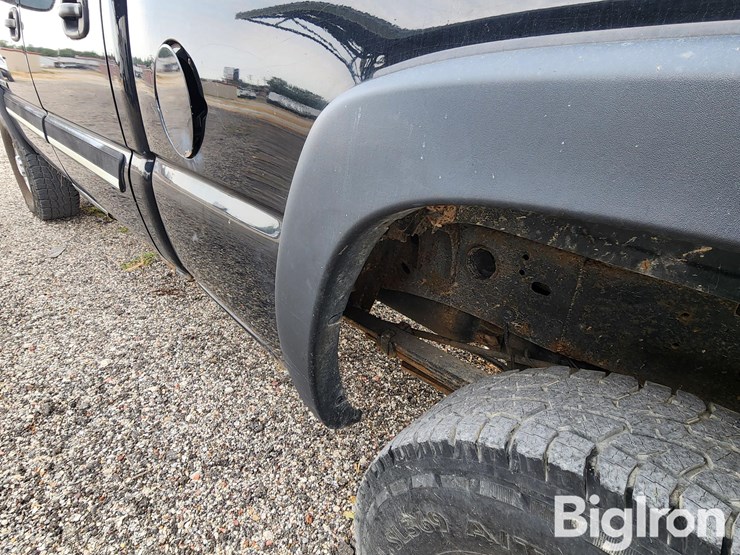 2006-chevrolet-silverado-2500-image-16