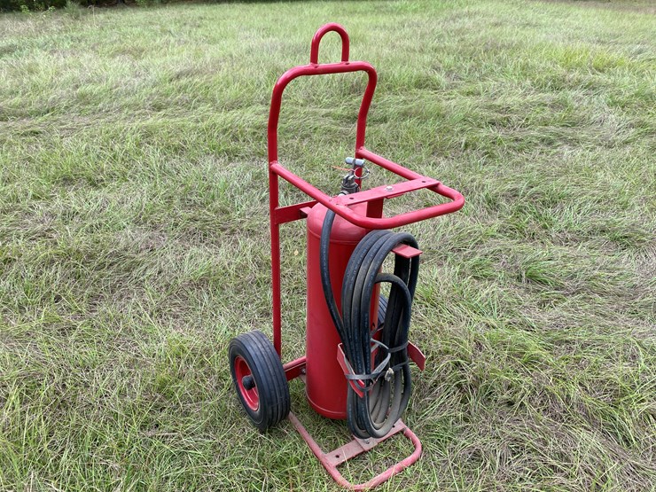 #74-•-#150-•-industrial-fire-extinguisher-with-hose-image-1