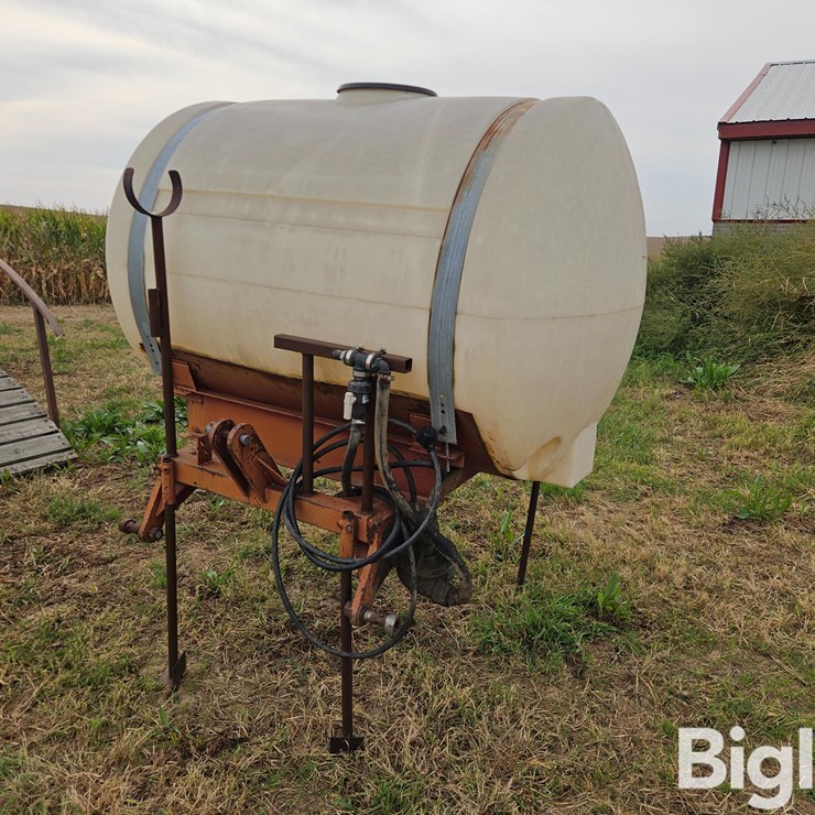500-Gallon 3-Pt Sprayer Tank W/Hydraulic Pump