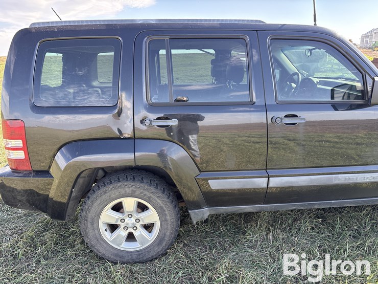 2012-jeep-liberty-image-15