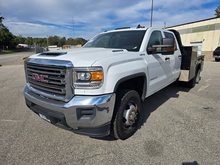 2017-gmc-sierra-3500-image-1
