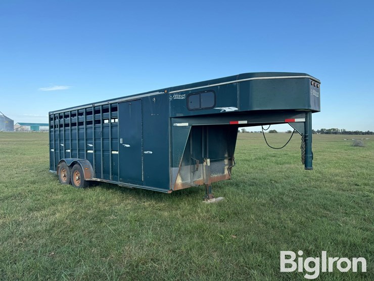 2000-titan-trailer-image-3